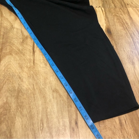 Torrid Deep Navy Blue Capri Pants Womens Size 5 Stretch Waist Pockets - Picture 8 of 9